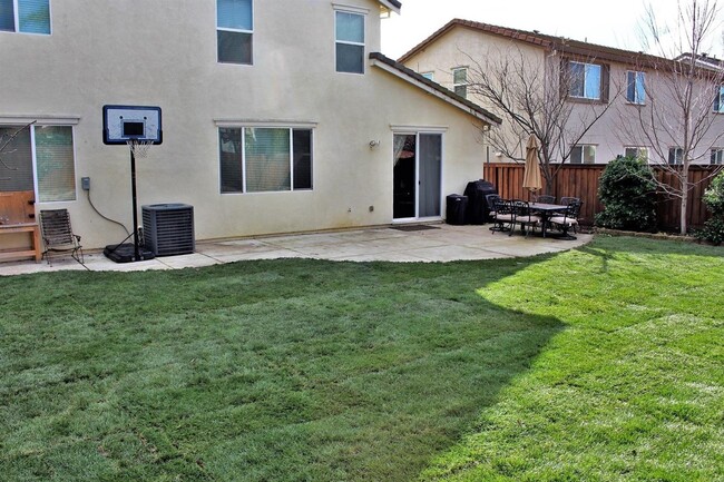 Building Photo - Beautiful Whitney Ranch 2 Story, 5/3.5 Hom...