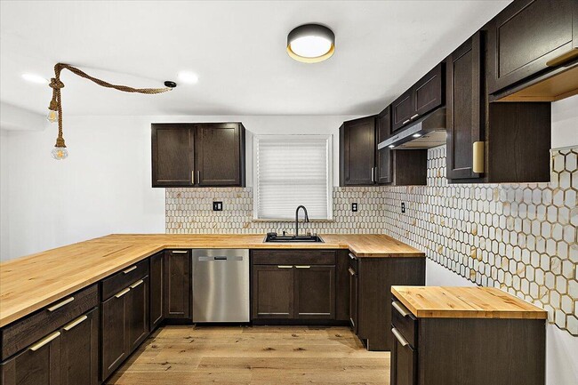 Building Photo - 6106 Oldtown St