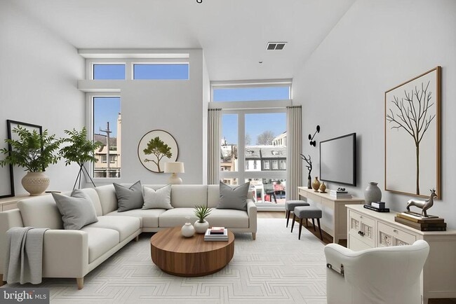 Building Photo - 710 Kennedy St NW