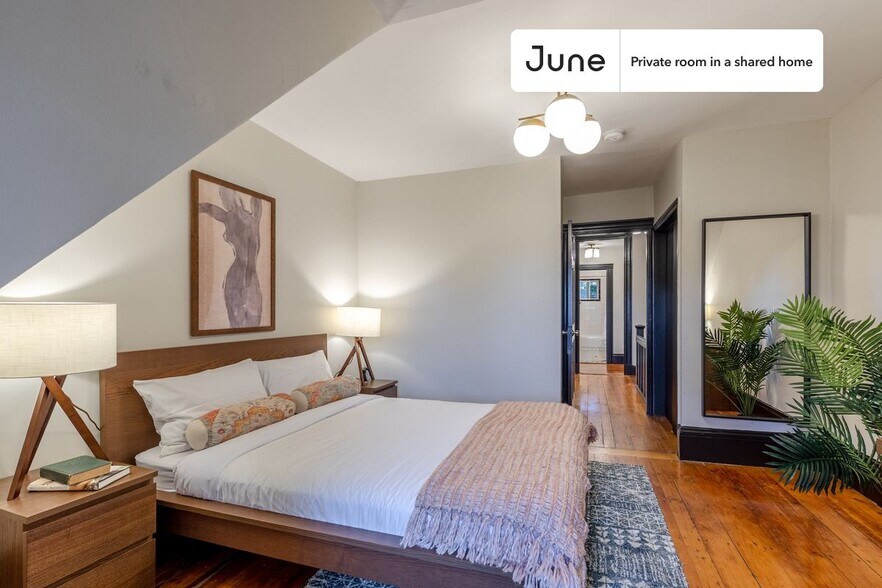 Building Photo - Room in Shared 5 bed/2 bath home in Allston