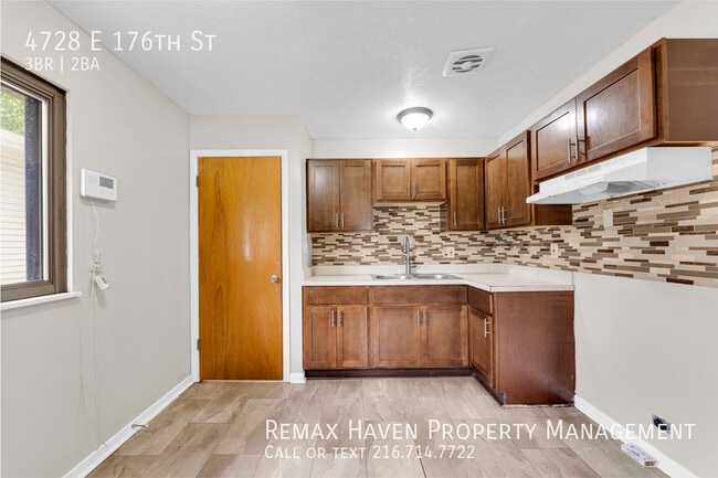 Building Photo - 4728 E 176th St