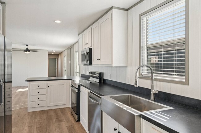 Building Photo - 1626 American Dr