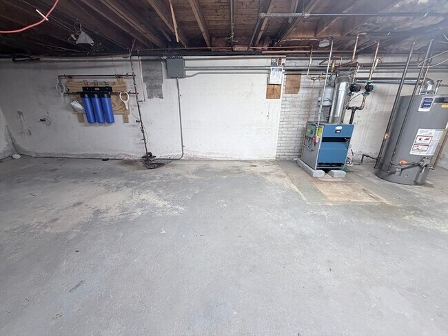 Building Photo - 28 Edgeworth St