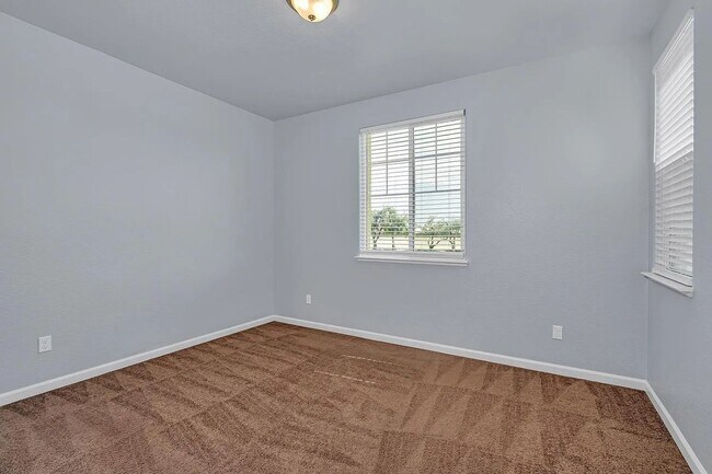 Building Photo - 636 Lamoglia St