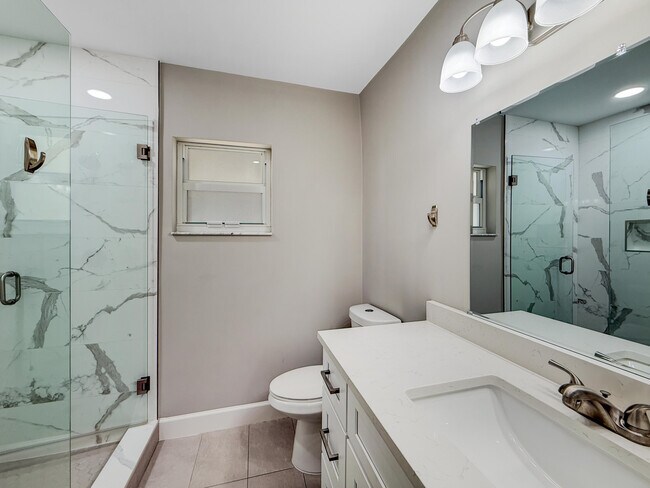 Building Photo - 13586 Sabal Palm Ct