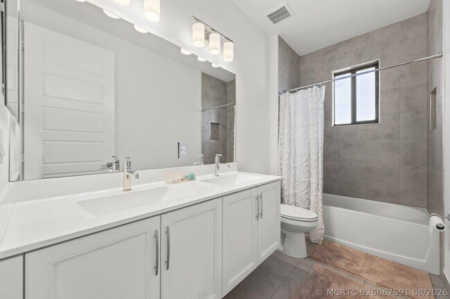 Building Photo - 10432 N Lago Vista Cir