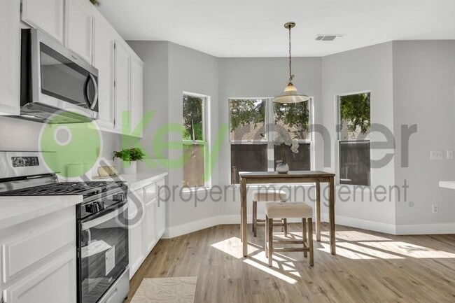 Building Photo - 2321 Eagle Ct