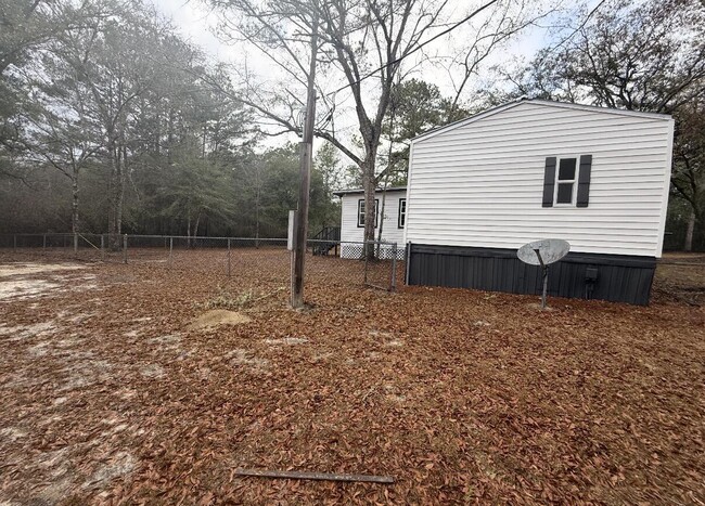 Building Photo - 3083 Lake Sue Dr