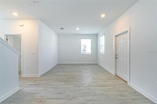 Building Photo - 3055 Ella Wy