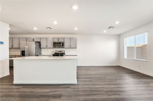 Building Photo - 3426 La Cura Ave