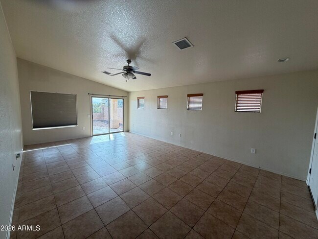 Building Photo - 4662 Redwood St