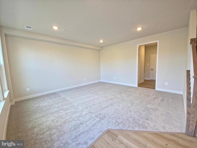 Primary Photo - 3552 Worthington Blvd