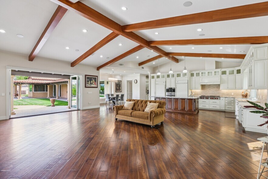 Building Photo - 27048 Triumph Ave