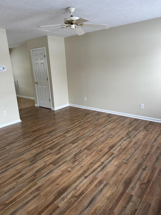 Building Photo - 3853 Sugar Creek Dr