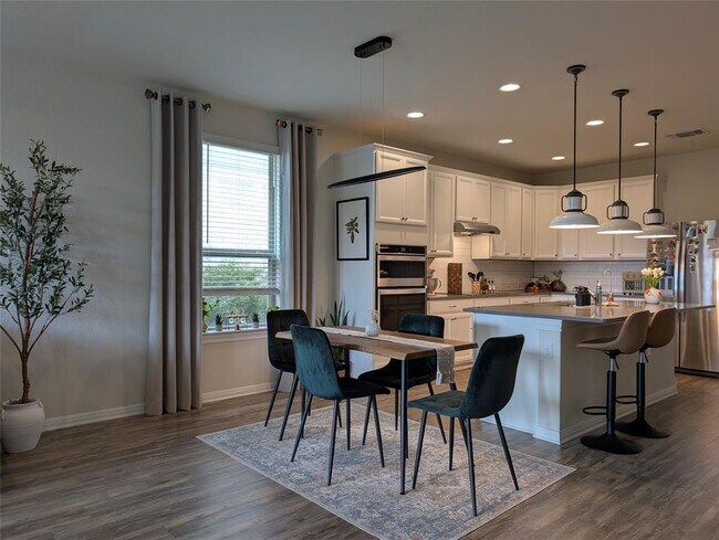 Building Photo - 511 Hoot Owl Ln S
