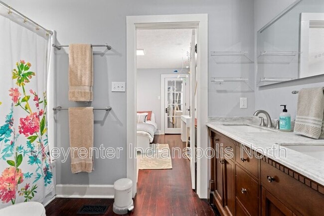 Building Photo - 1523 E 49th St