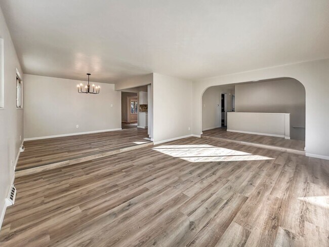 Building Photo - $0 DEPOSIT OPTION. 4 BED 3 BATH IN HAMPDEN HEIGHTS!