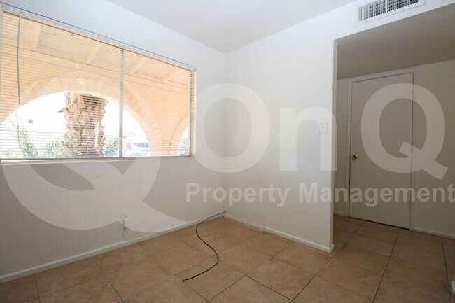 Building Photo - 518 W 14th St