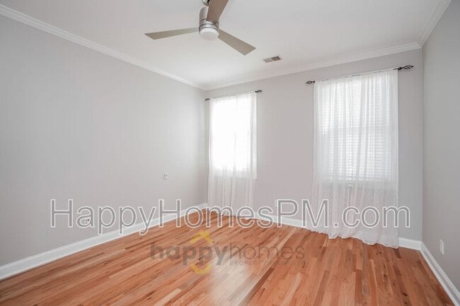 Building Photo - 1115 Thrower St