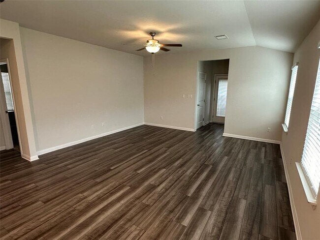 Building Photo - 120 Oakdale Meadows Ln