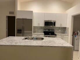 Building Photo - 2813 3rd St SW