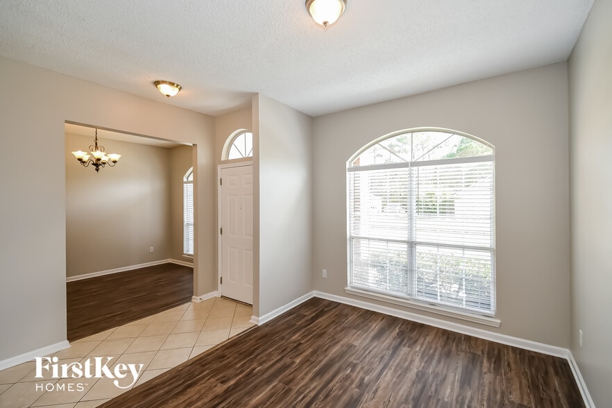 Building Photo - 2985 Chase Ridge Dr