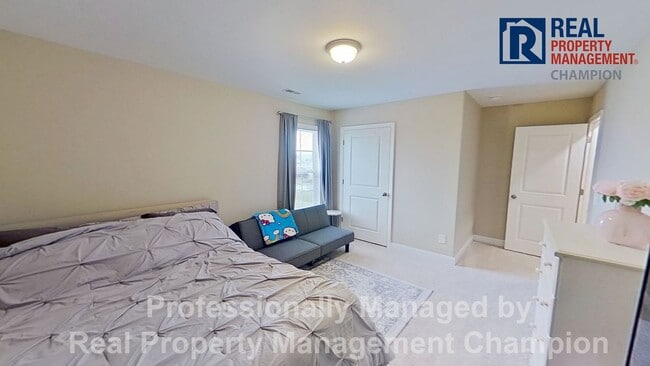 Building Photo - Like New Home with Open Layout and Spacious Rooms