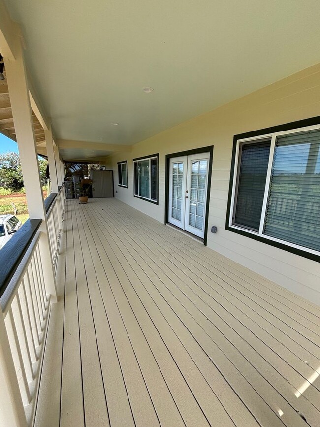 Building Photo - Spacious 2 Bedroom / 1.5 Bathroom Home in ...