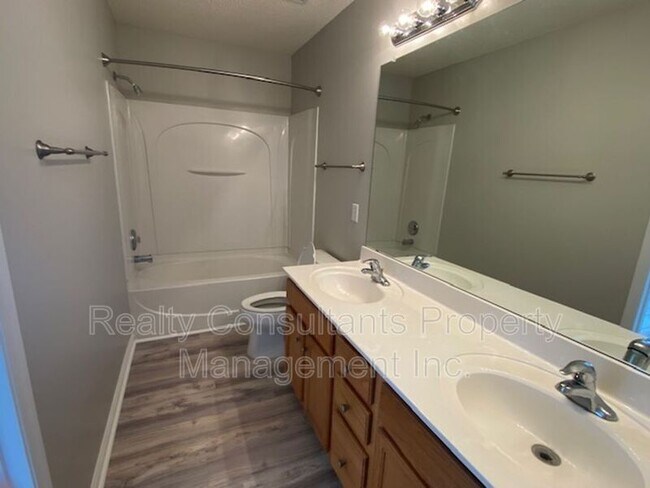 Building Photo - 96 Tannenbaum Cir