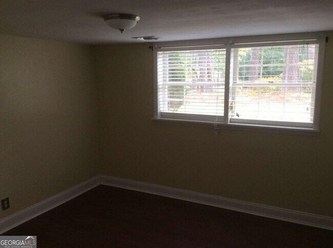 Building Photo - 290 Burke Cir