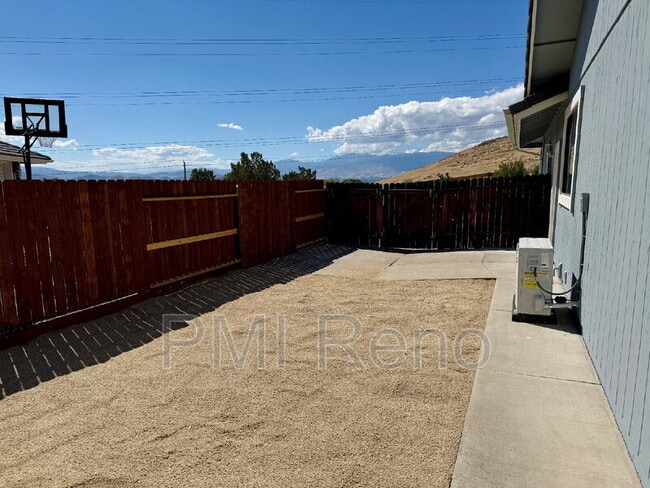Building Photo - 1372 Laser Ct
