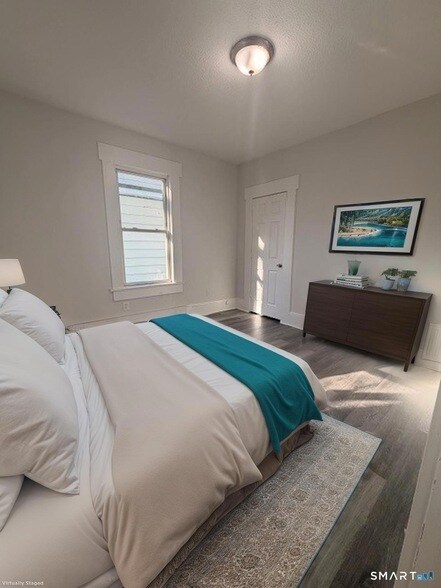 Building Photo - 310 W Division St