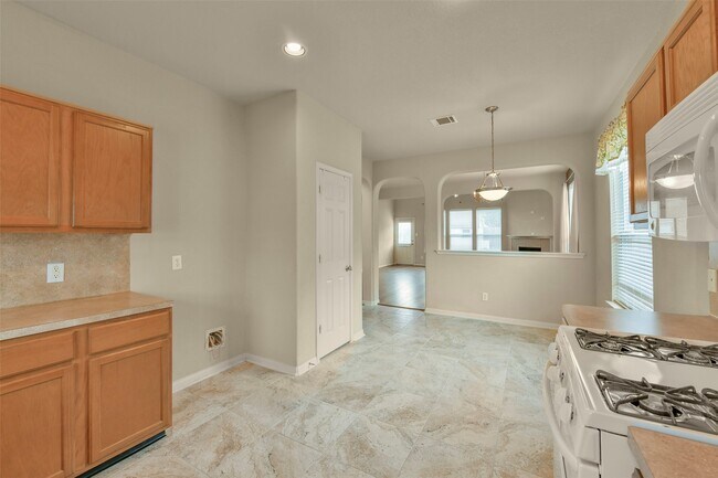 Building Photo - 1120 Lasso Ct