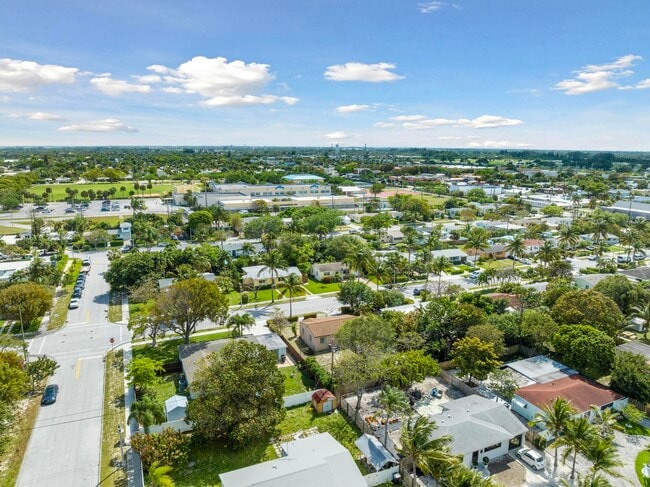 Building Photo - 331 Winters St
