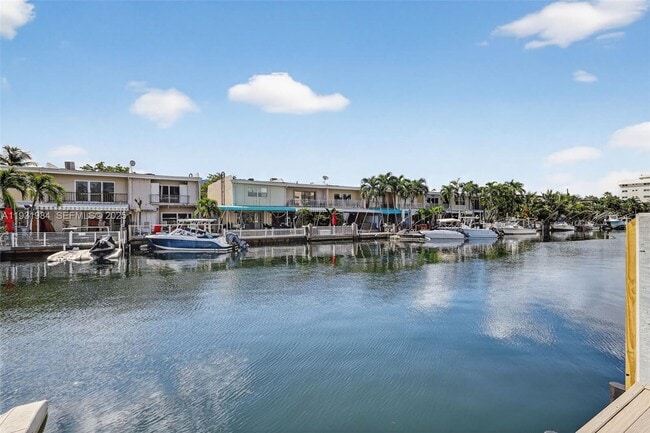 Building Photo - 3830 NE 171 St