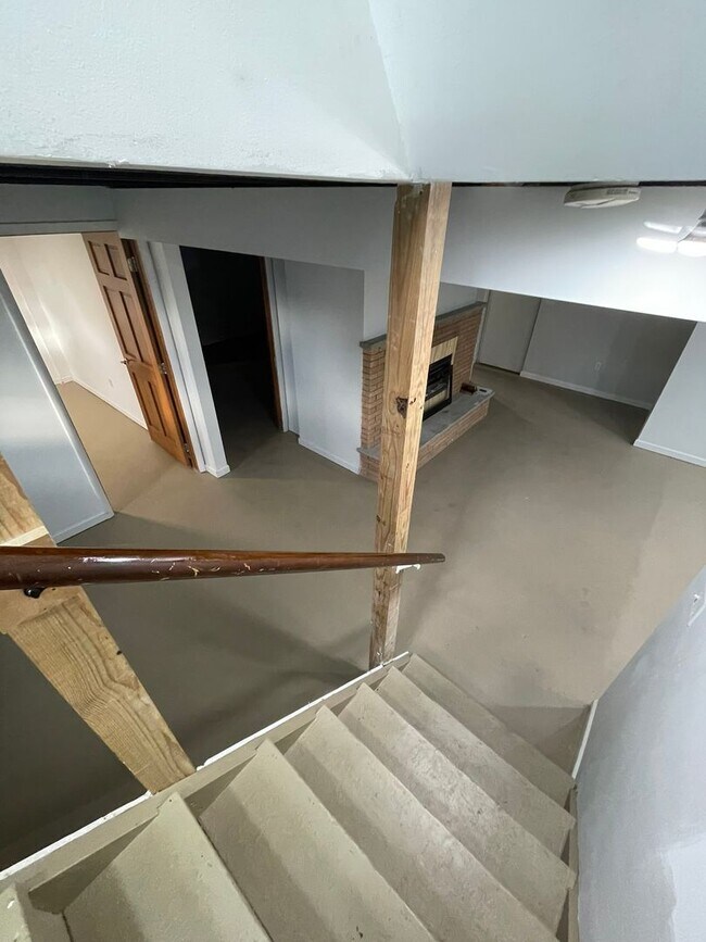 Building Photo - 1450 Marlborough Dr