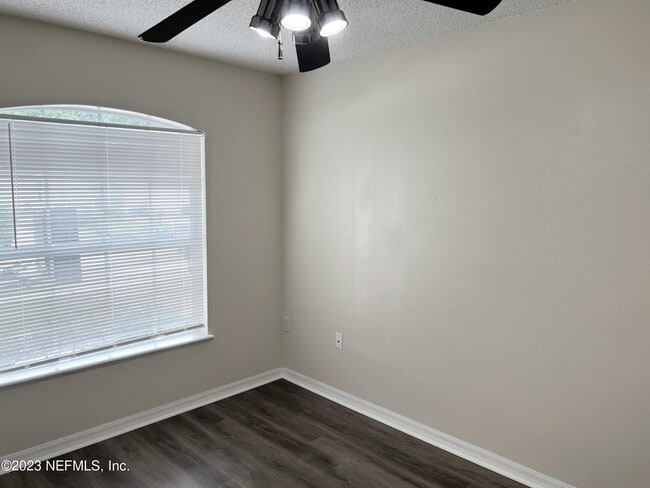 Building Photo - 6580 Gentle Oaks Dr N