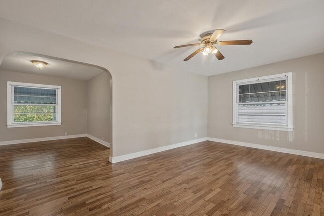 Building Photo - 102 Chitwood St