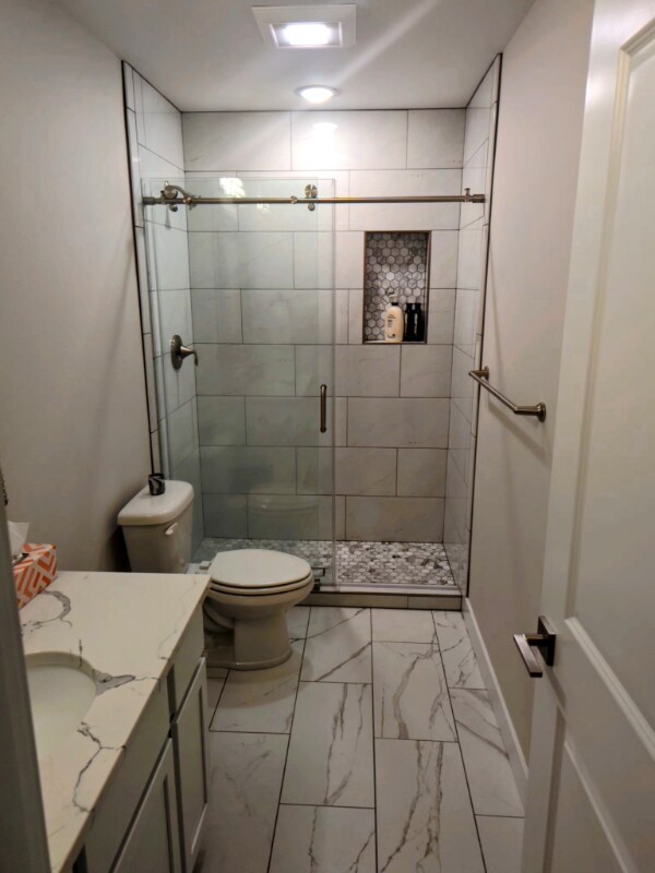 Building Photo - 957 W 12th Ave