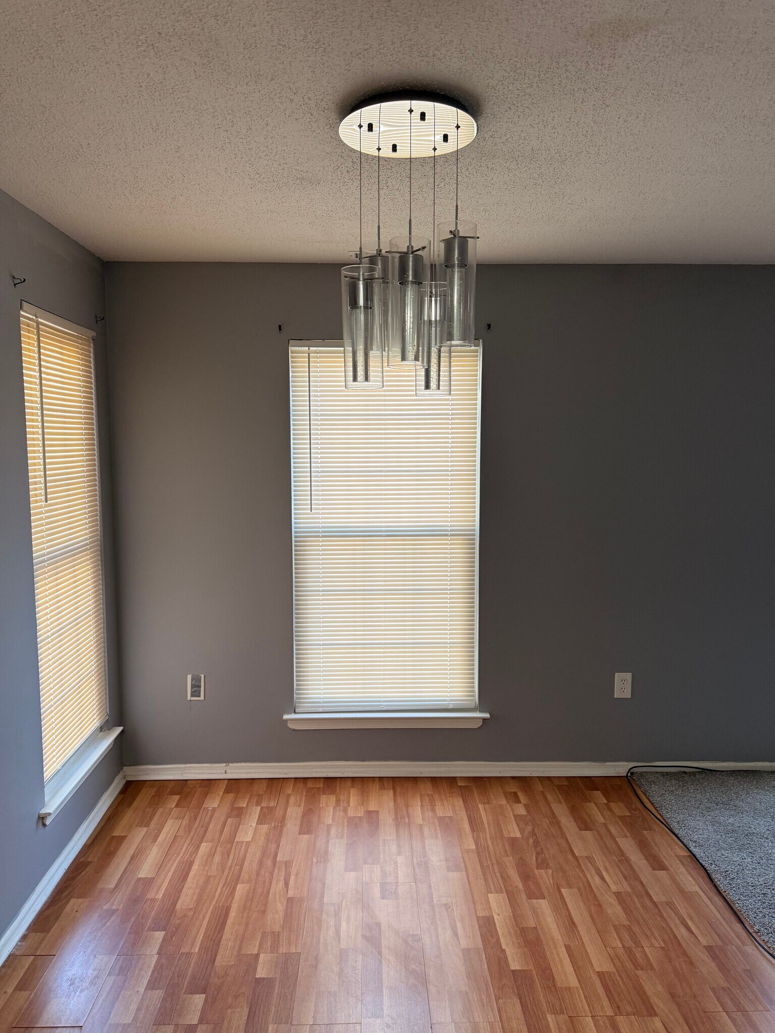 Building Photo - 31 Moore Ln