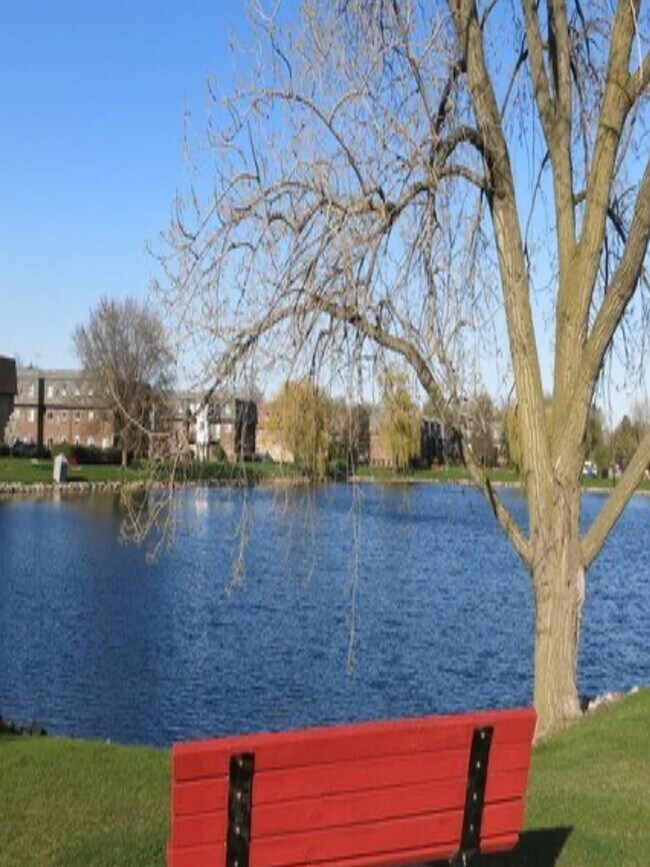 Building Photo - 9449 Bay Colony Dr