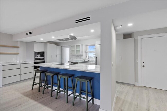 Building Photo - 4100 Galt Ocean Dr