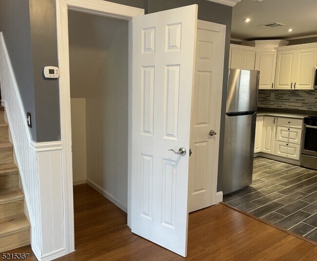 Building Photo - 45 Franklin Rd