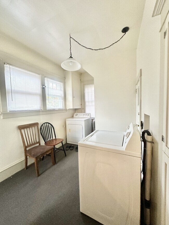 U101 - 739 Bloom Rd