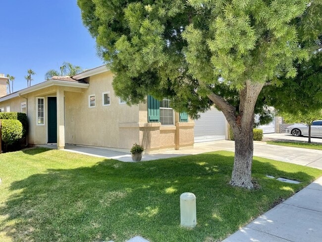 Building Photo - 30962 Crystalaire Dr