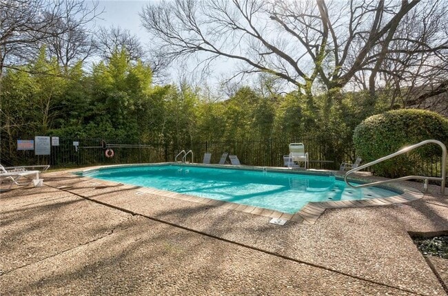 Building Photo - 3839 Dry Creek Dr