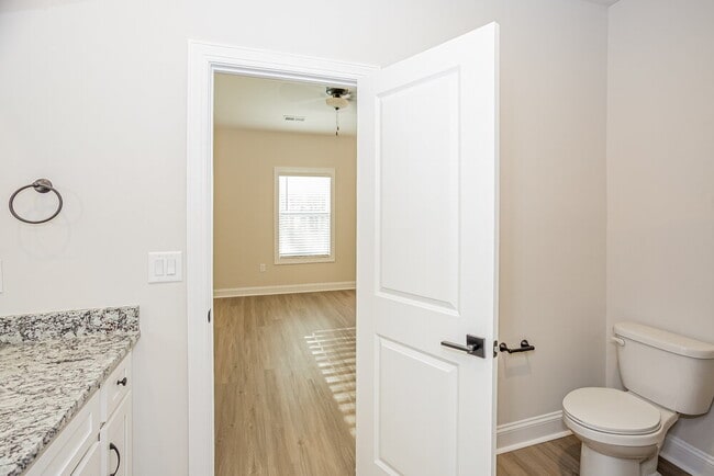 Building Photo - 217 Colonial Reserve Ave