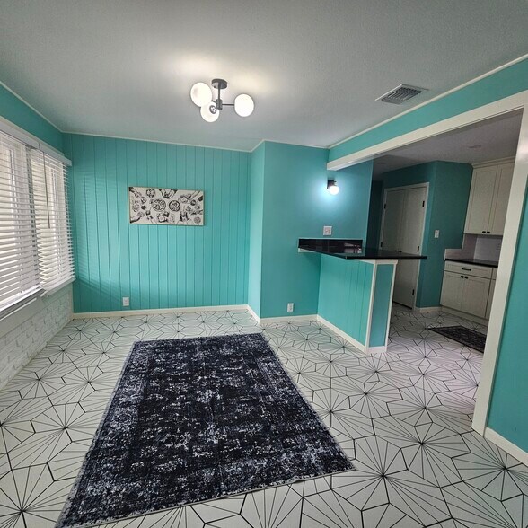 Building Photo - 225 Seford Dr