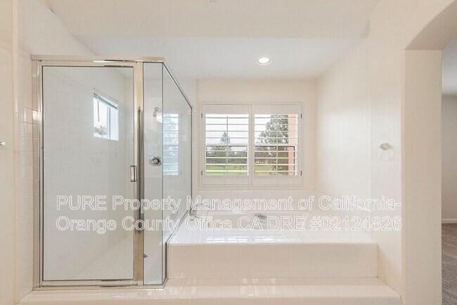 Building Photo - 11930 N Riviera