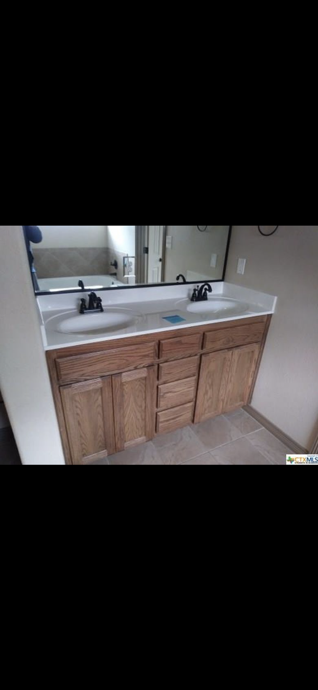 Building Photo - 4007 Salt Fork Dr
